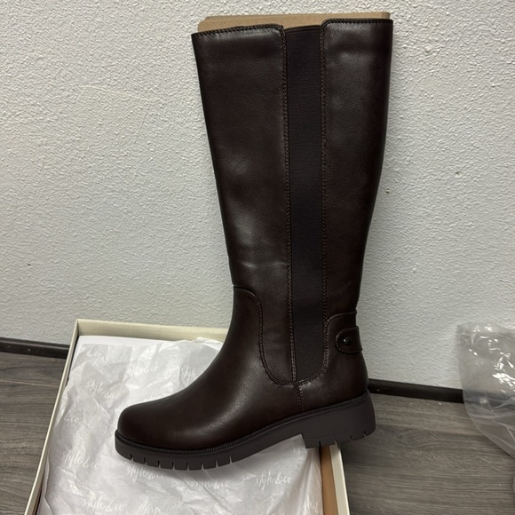 Style & Co Gwynn Lug-Sole Boots - Picture 5 of 6